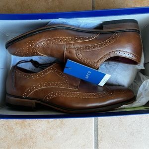 NWT-Men’s size 8 brown dress shoes
